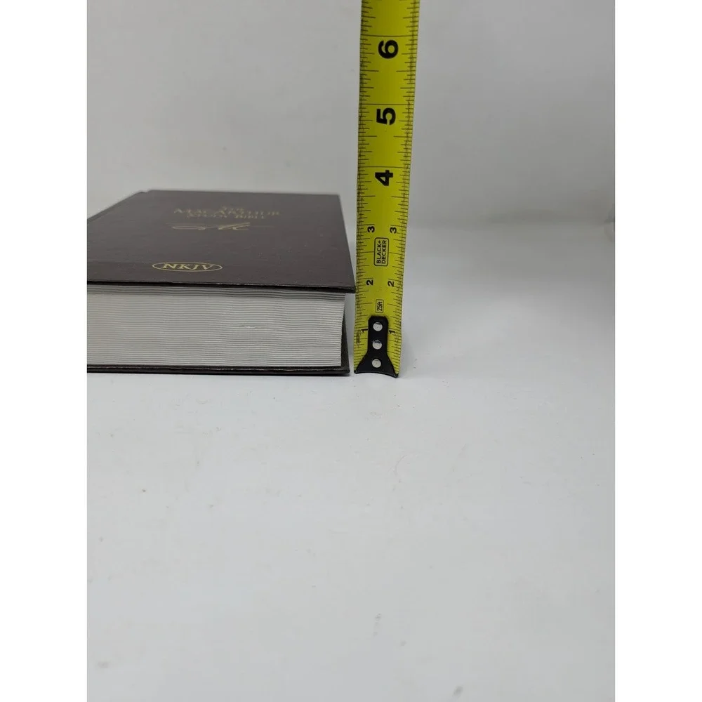 MacArthur Study Bible NKJV by John‎ MacArthur 1997 Hardcover Vintage 90s Revised